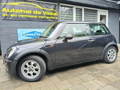 MINI One Mini 1.6 Salt goed onderhouden