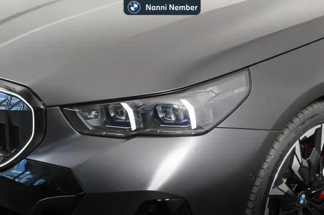 BMW 5 Series view 5