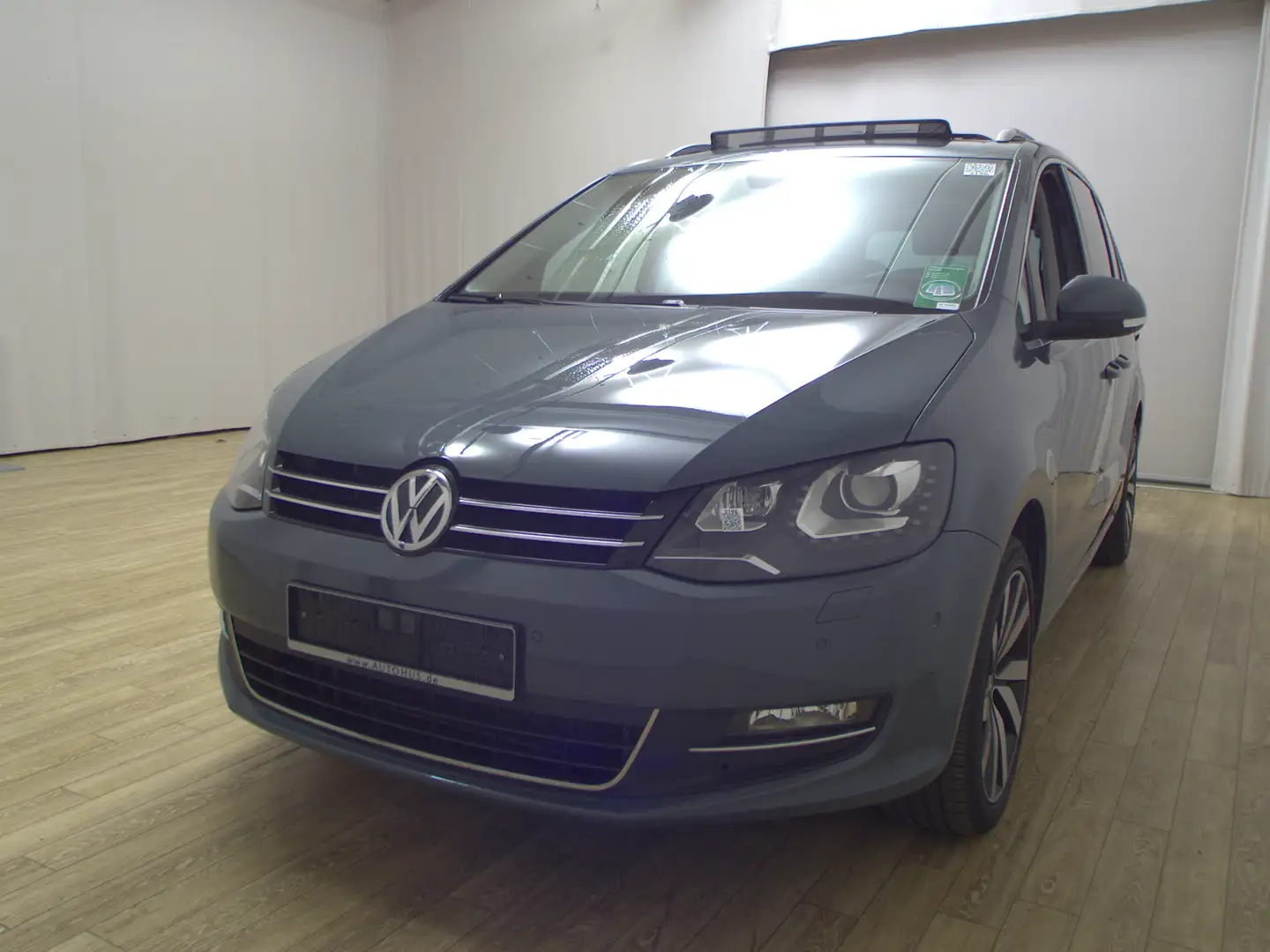 Volkswagen Sharan 1.4 TSI BMT Highline AHK ACC Navi GSD LM Синій - 2