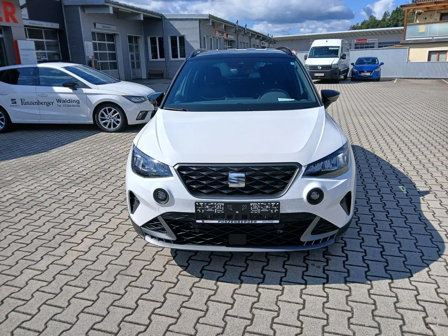 SEAT Arona FR 1.0 TSI DSG Weiß - 2