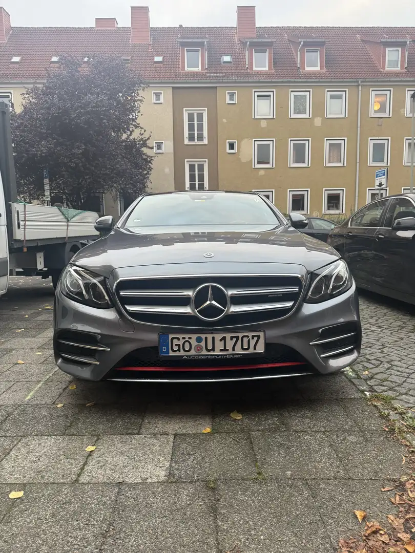 Mercedes-Benz E 200 AMG Line - 2