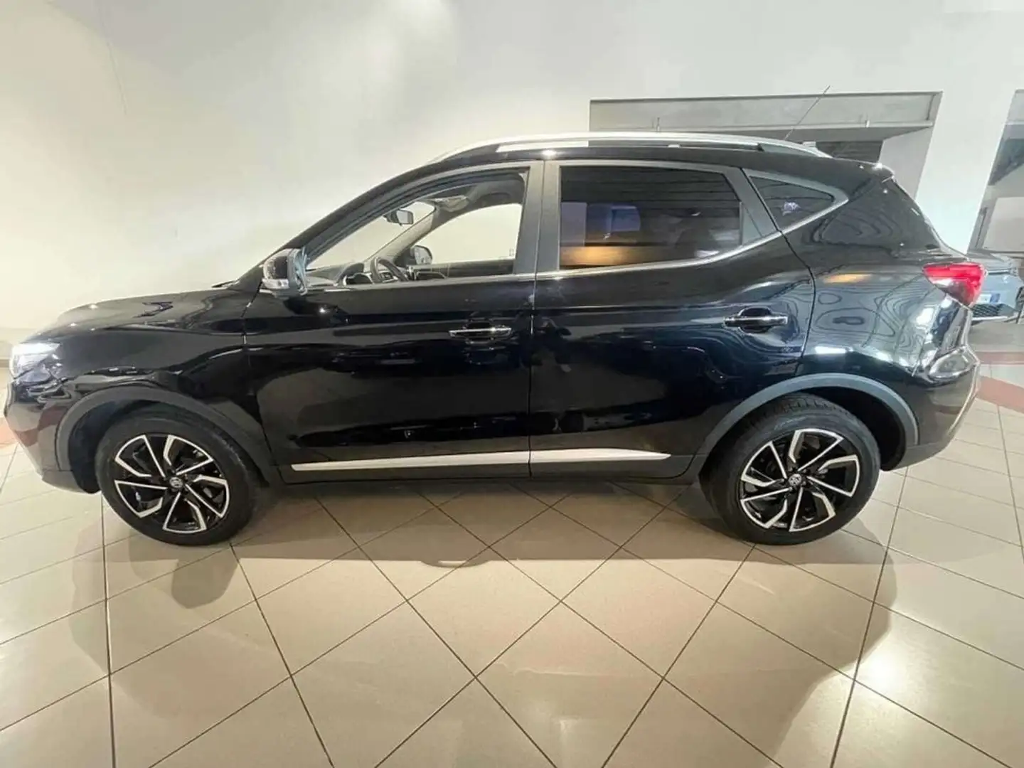 MG ZS 1.5 VTi-tech Luxury Nero - 2