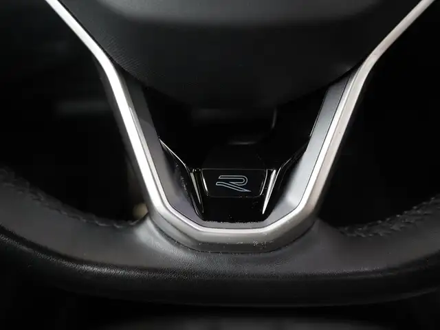 Volkswagen Tiguan view 12