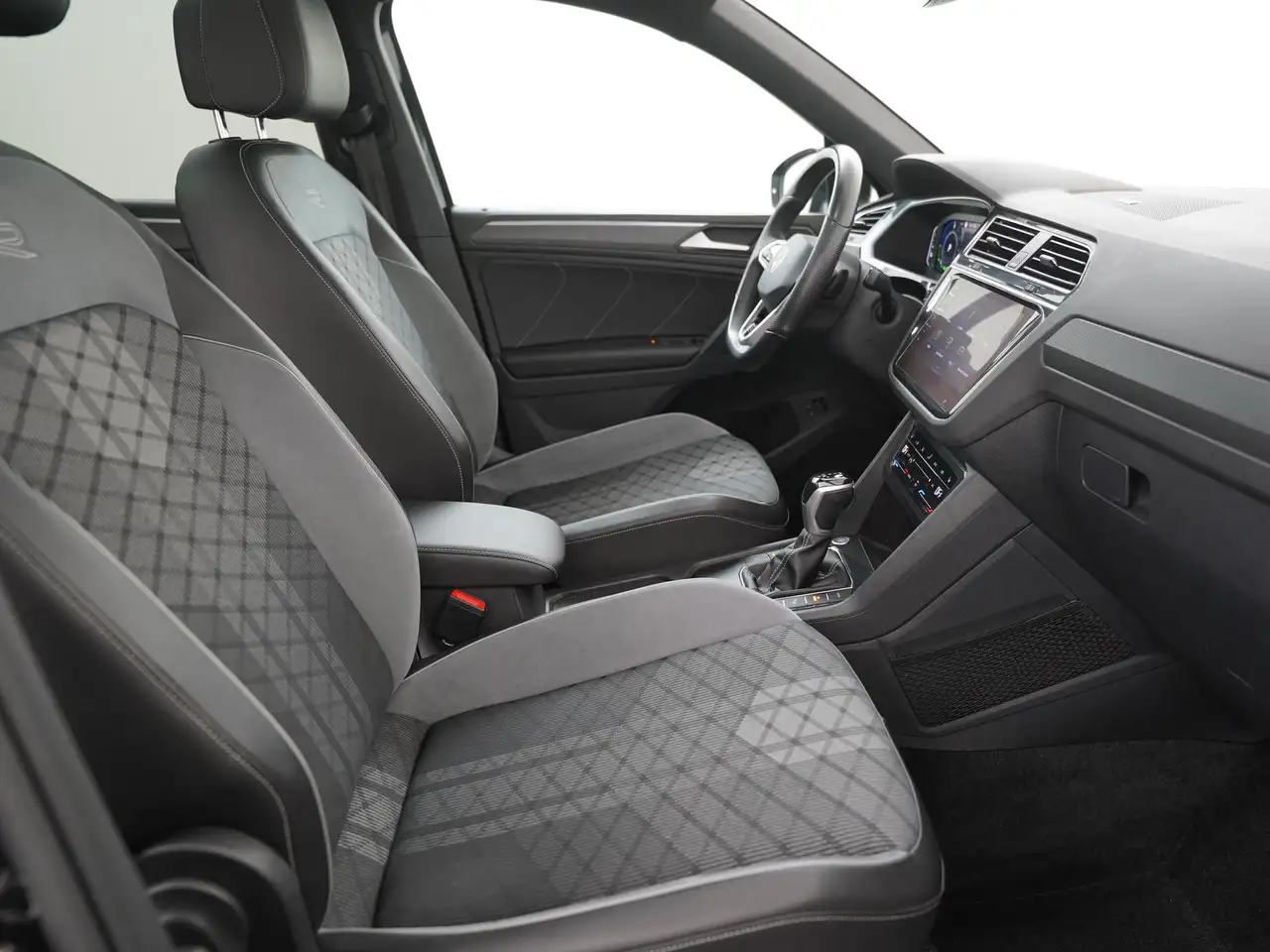 Volkswagen Tiguan 1.4 TSI eHybrid R-Line Black Style Panoramadak, миниатюра 3