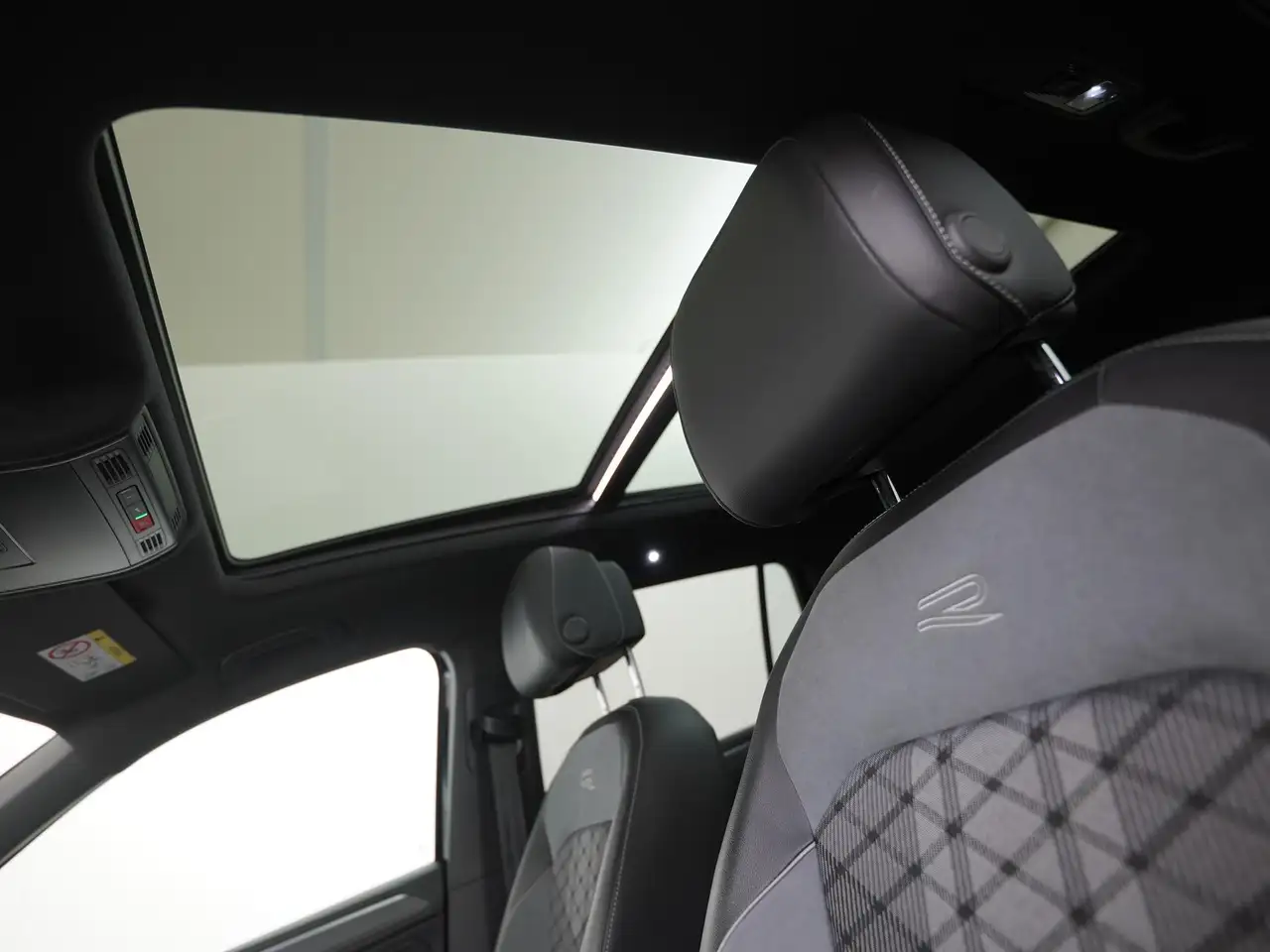 Volkswagen Tiguan 1.4 TSI eHybrid R-Line Black Style Panoramadak, миниатюра 23