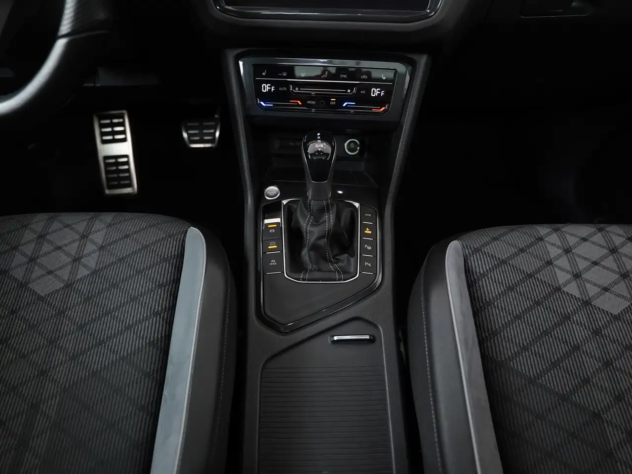 Volkswagen Tiguan 1.4 TSI eHybrid R-Line Black Style Panoramadak, миниатюра 12