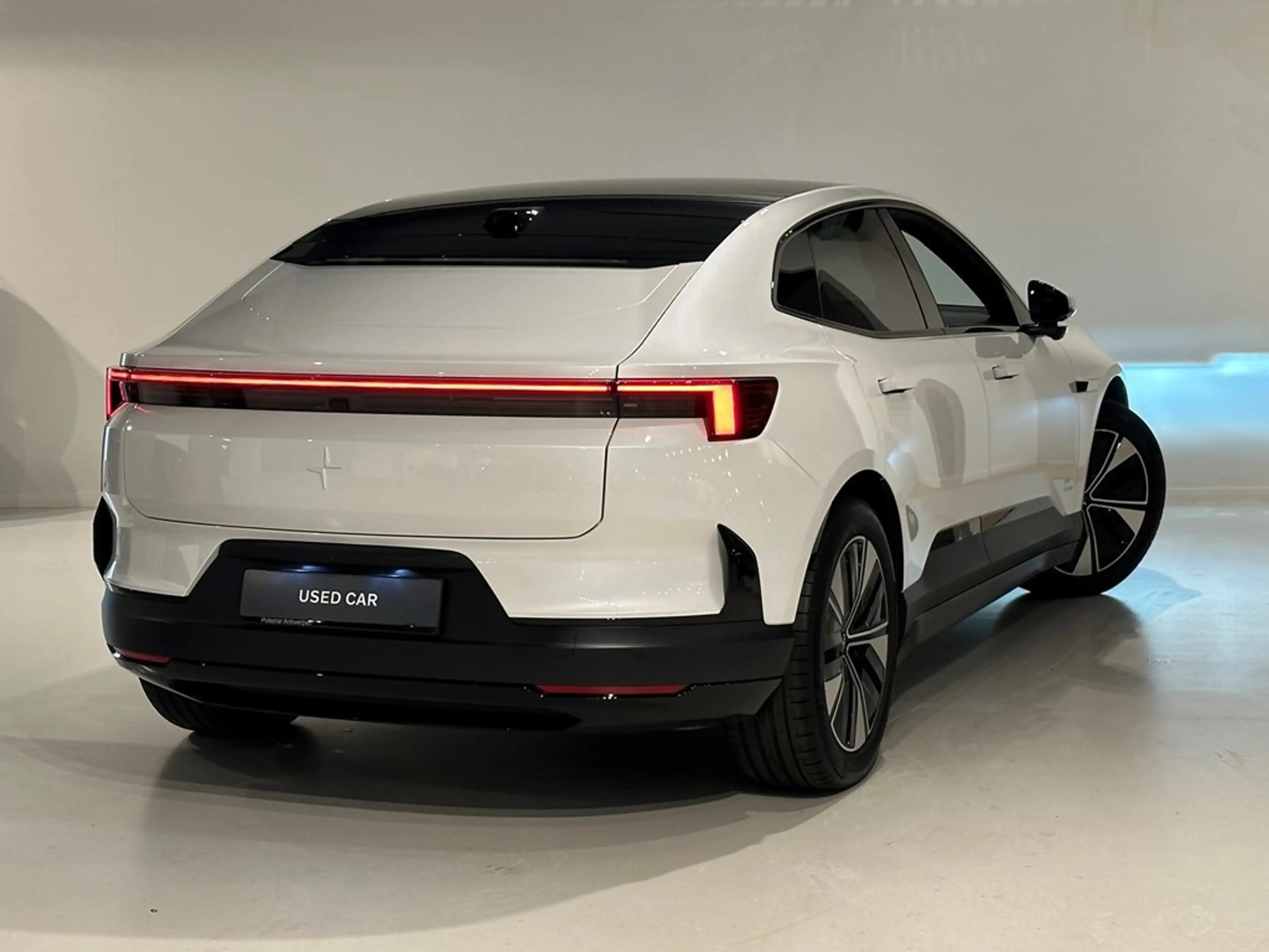 Polestar 4 Long Range PILOT PLUS PACK — photo 2