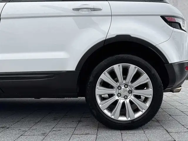 Land Rover Range Rover Evoque view 9