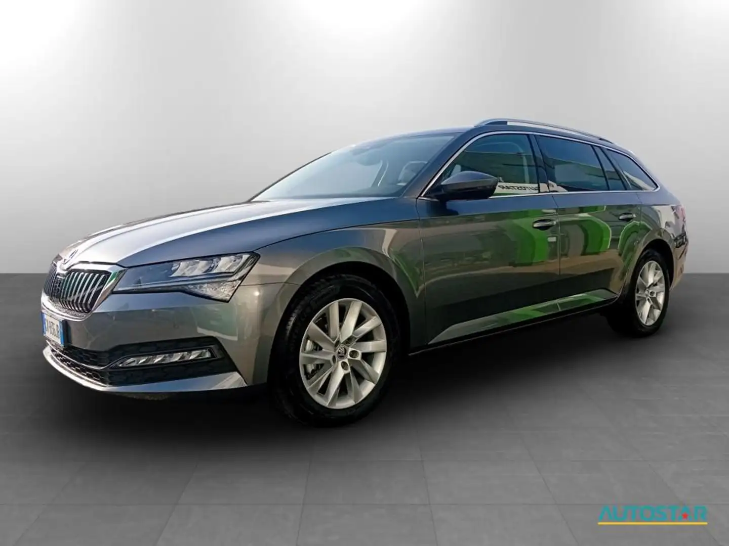 Skoda Superb Wagon 2.0 tdi evo scr Executive 150cv dsg my20 + Grau - 1