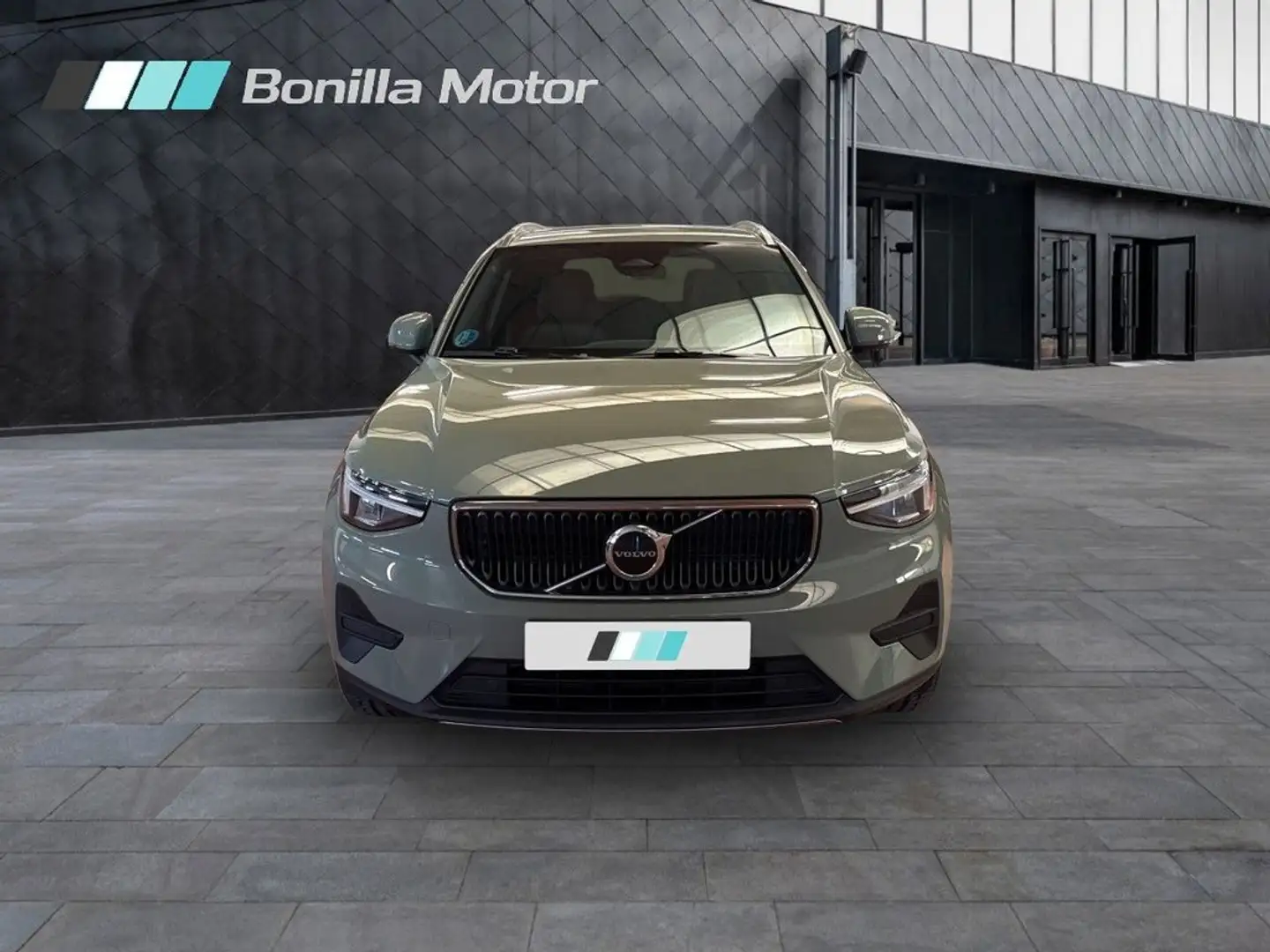 Volvo XC40 B3 Core Aut. Verde - 2