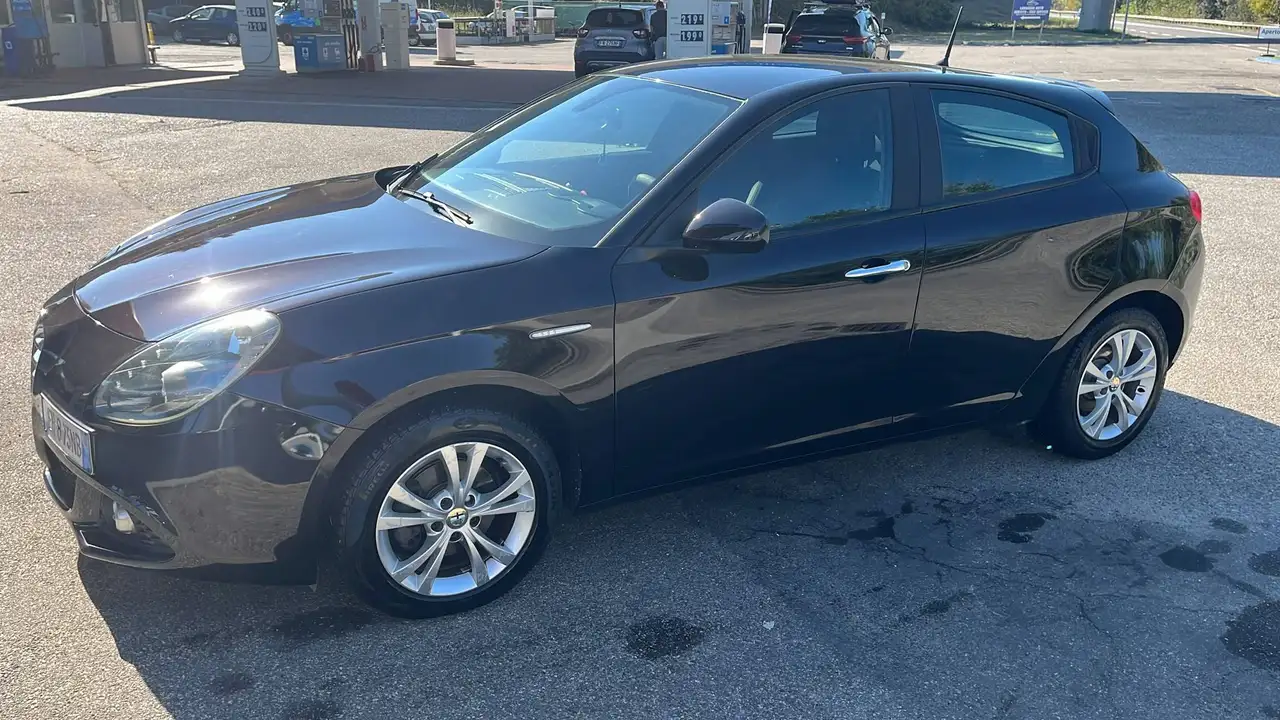 Alfa Romeo Giulietta Giulietta III 2010 1.6 jtdm Progression E5 — photo 1 of 12