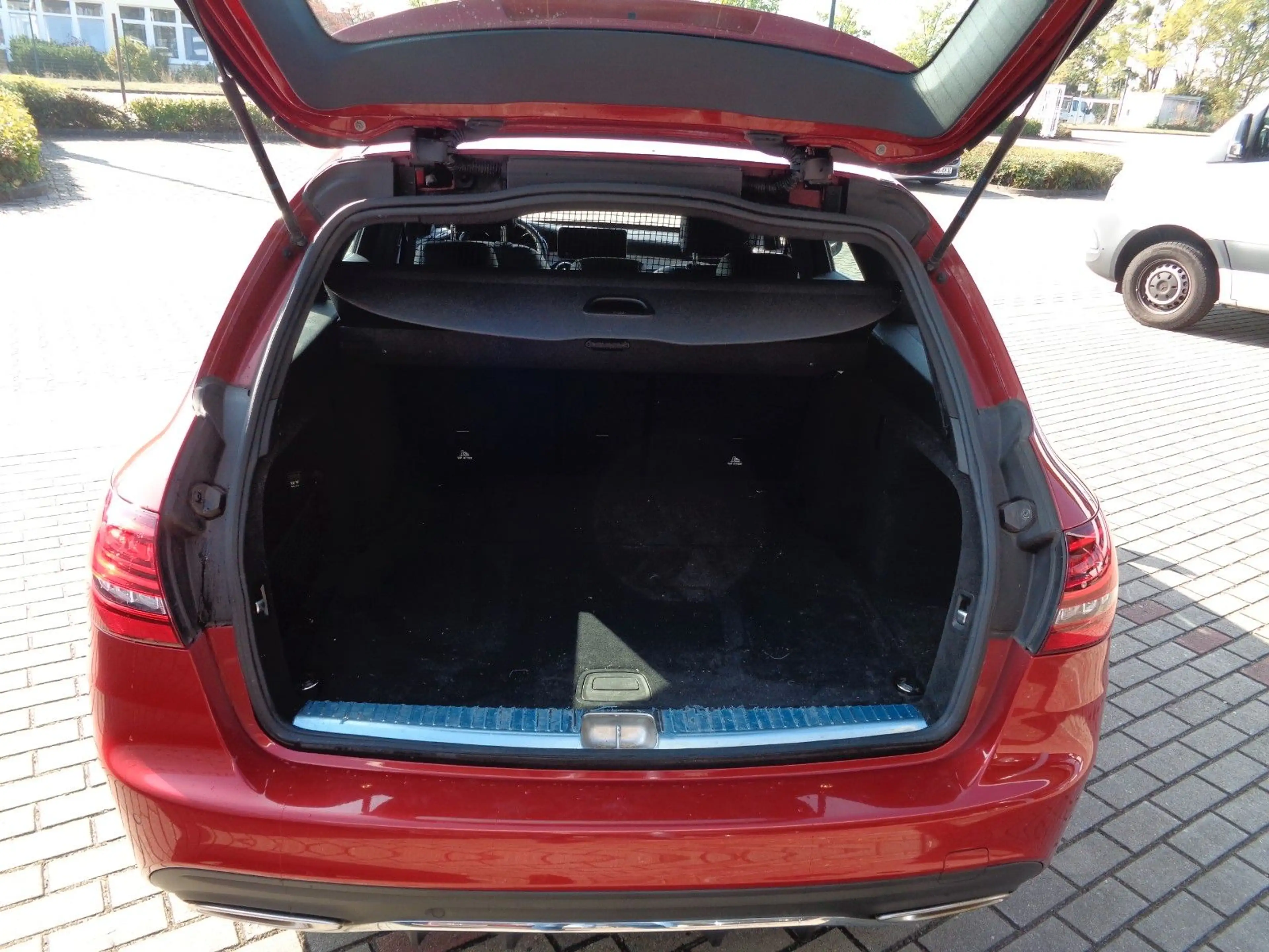 Mercedes-Benz C 300 T,AMG,NAVI,SPUR,LED,DISTRONIC,KAMERA — photo 7