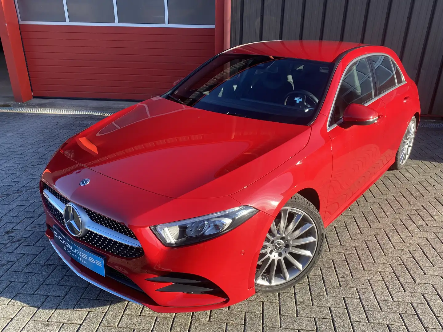 Mercedes-Benz A 180 d 7G-DCT AMG Line + Widescreen , 19“ et garantie Rouge - 1