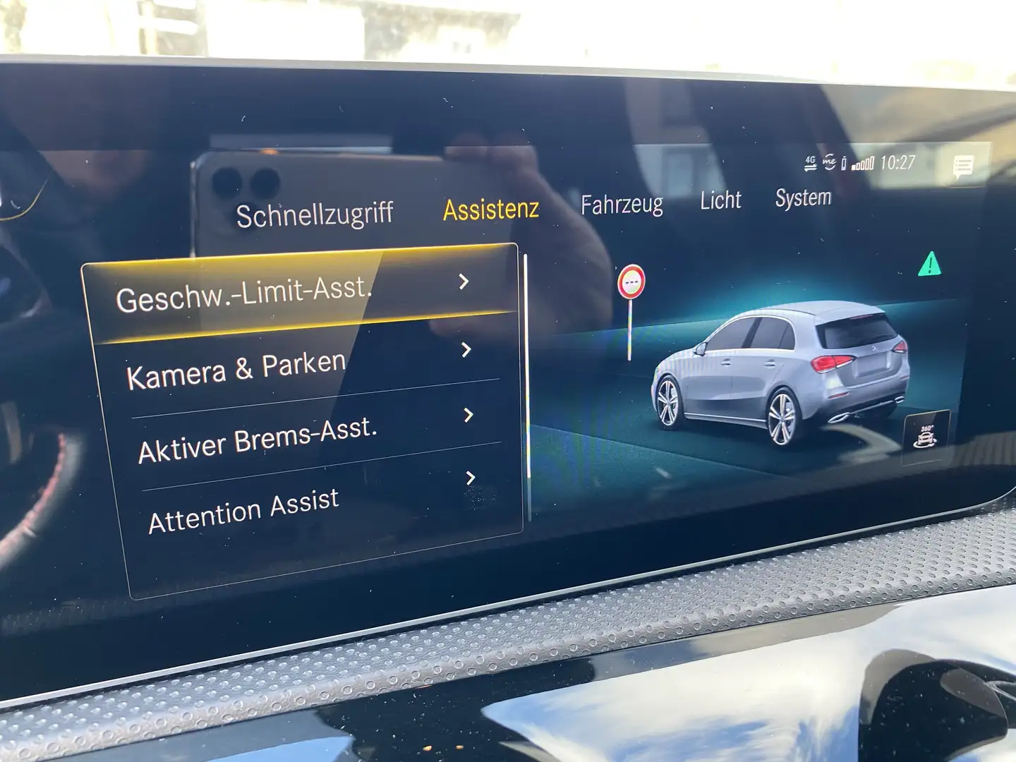 Mercedes-Benz A 180 d 7G-DCT AMG Line + Widescreen , 19“ et garantie Rouge - 2