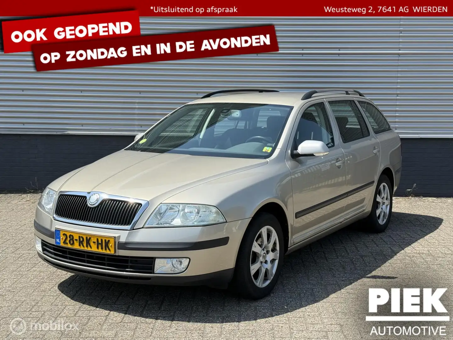 Skoda Octavia Combi 2.0 FSI Ambiente TREKHAAK Beige - 1