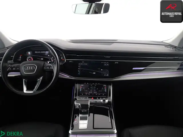 Audi Q7 view 17