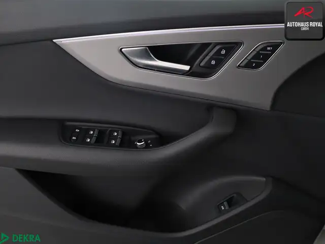 Audi Q7 view 15