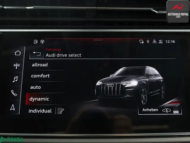 Audi Q7 view 21