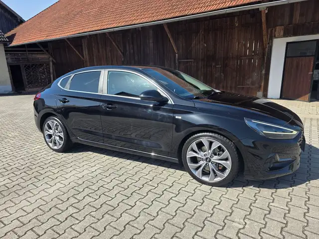 Hyundai i30 Fastback Prime 160PS Navi,Automatik,TOP,35000Km