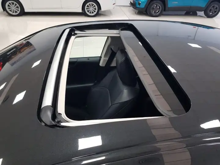 Lexus ES300 2024, foto 5
