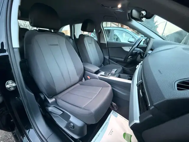 Audi A4 view 7