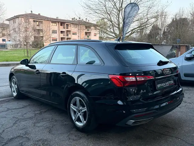 Audi A4 view 3