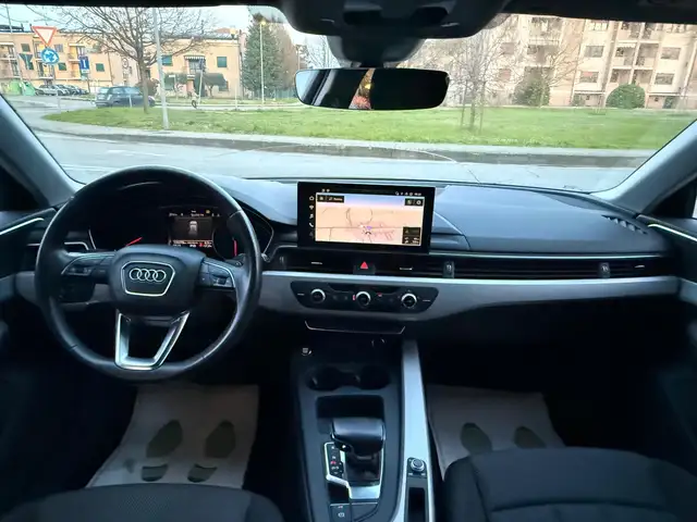 Audi A4 view 13