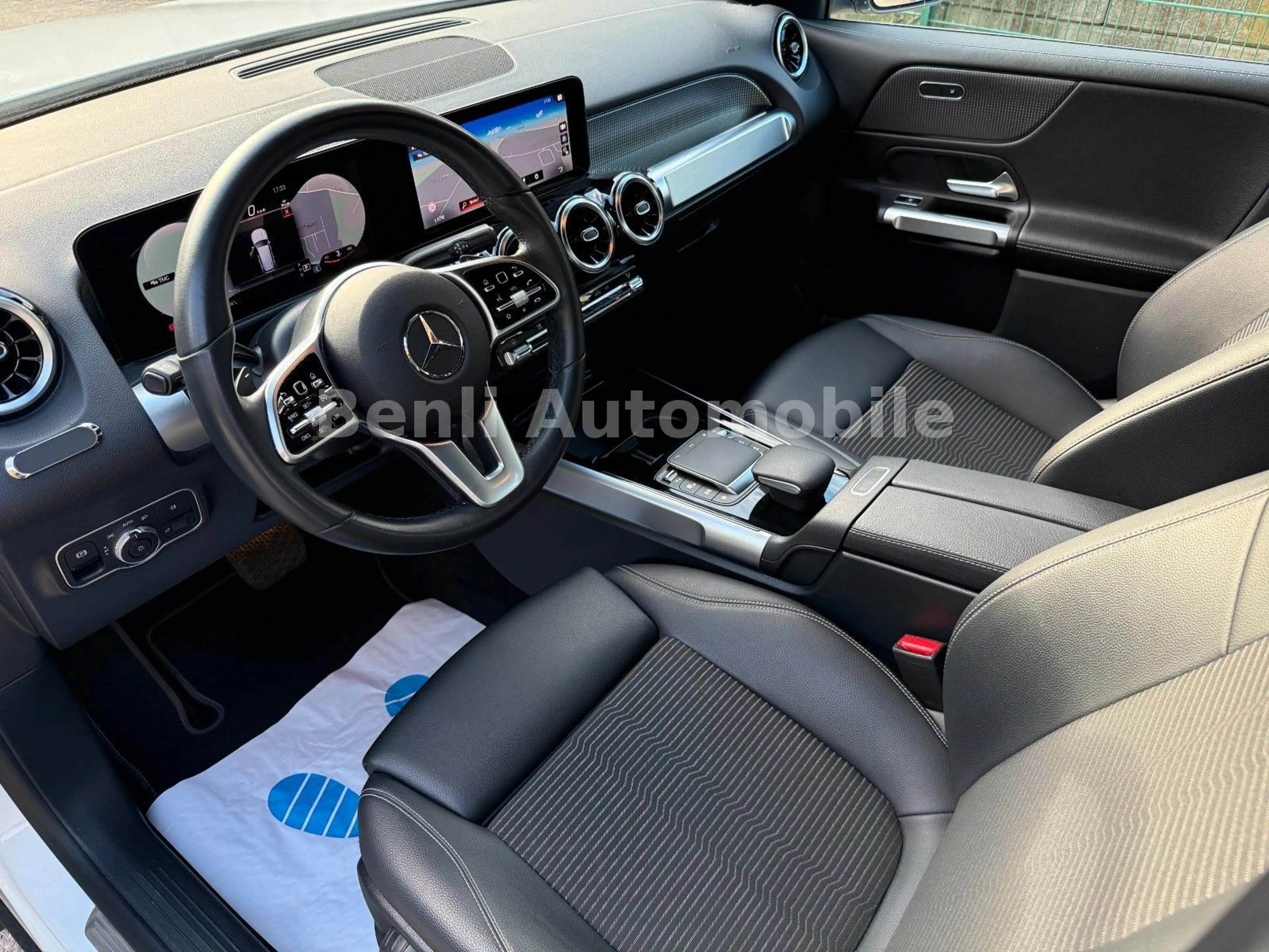 Mercedes-Benz GLB 180 /SCHKHFT/LED/WIDESCREEN/TMP/TEILLEDER/NAV — photo 9