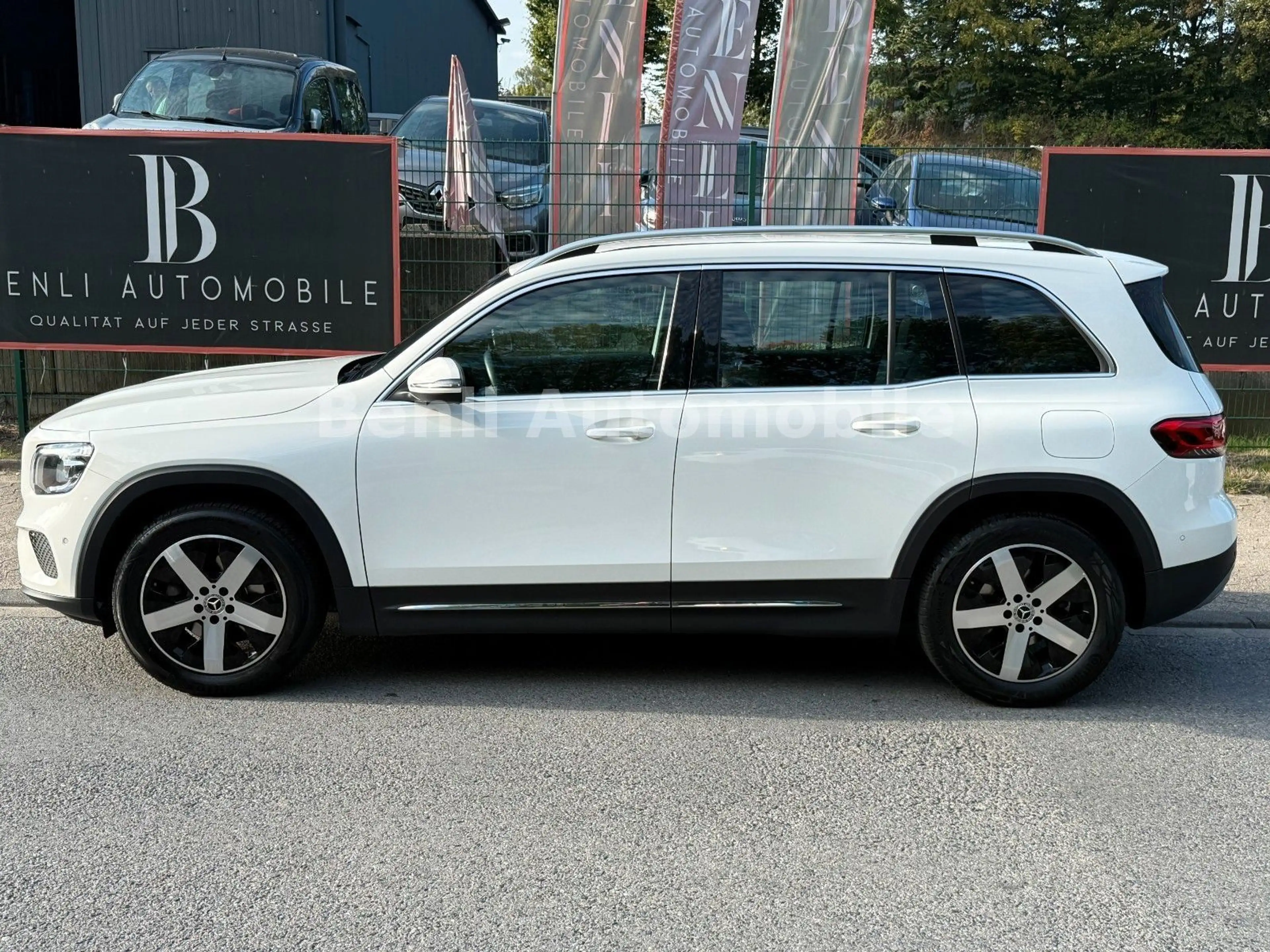 Mercedes-Benz GLB 180 /SCHKHFT/LED/WIDESCREEN/TMP/TEILLEDER/NAV — photo 2
