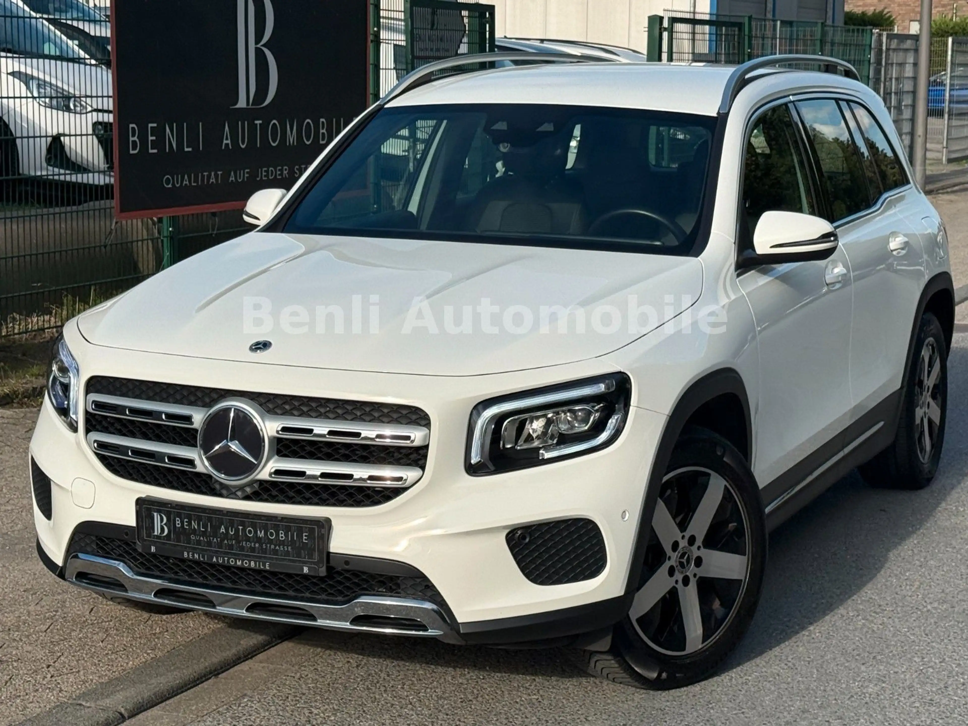 Mercedes-Benz GLB 180 /SCHKHFT/LED/WIDESCREEN/TMP/TEILLEDER/NAV