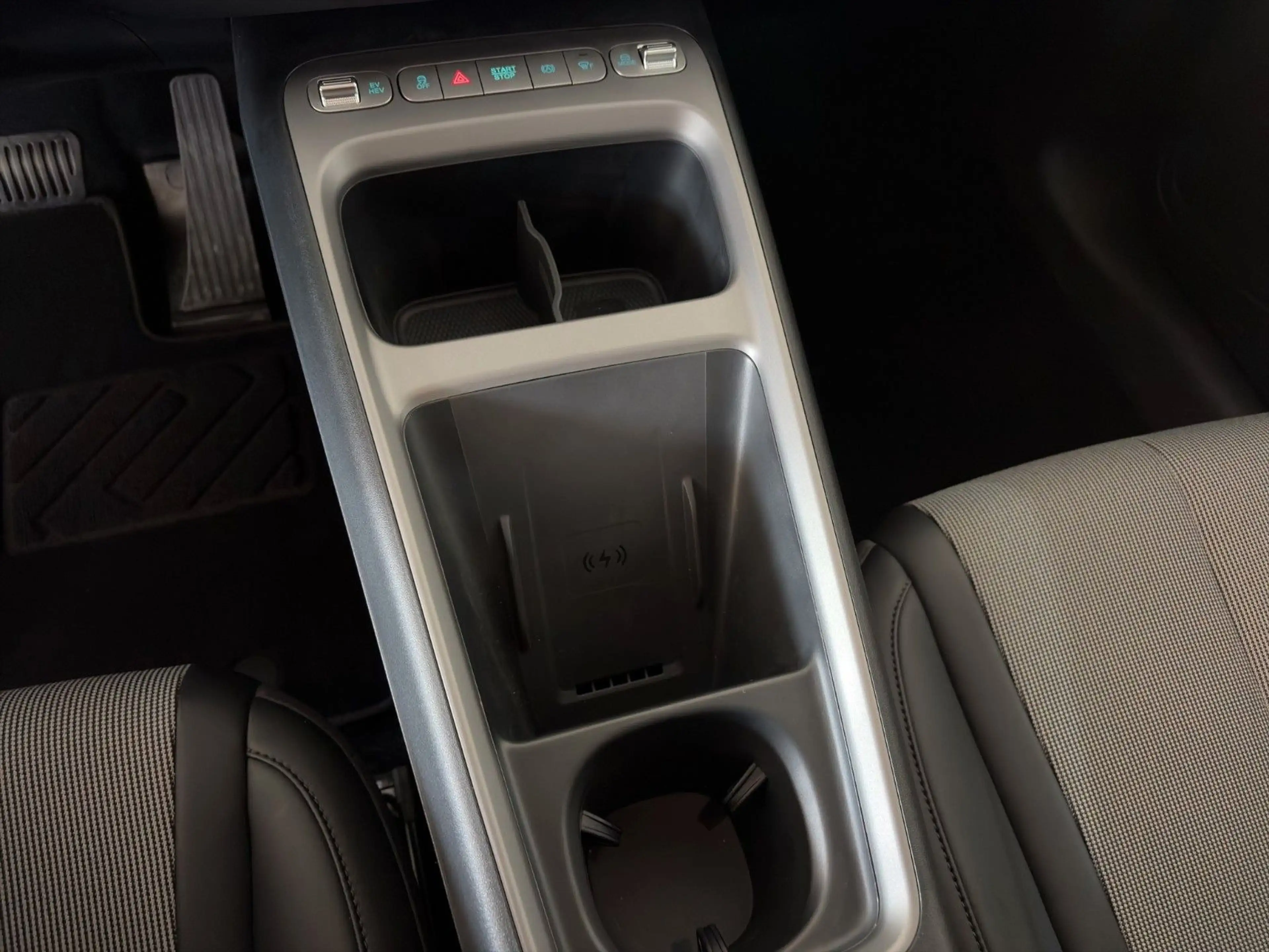 BYD Dolphin G DM-i Comfort /PANO/SHZ/SOFORT — photo 12