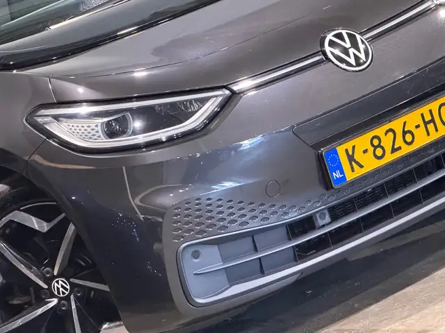 Volkswagen ID.3 First Plus 58 kWh - Mangan Grey - Carplay/Camera/A
