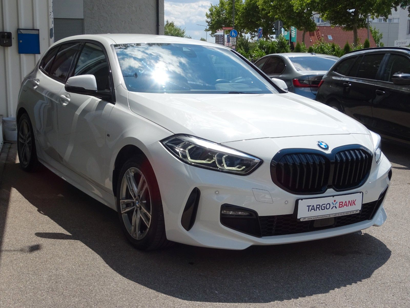 BMW 118 i Aut 17" M Sportpaket Navi Leder Ad. LED ACC