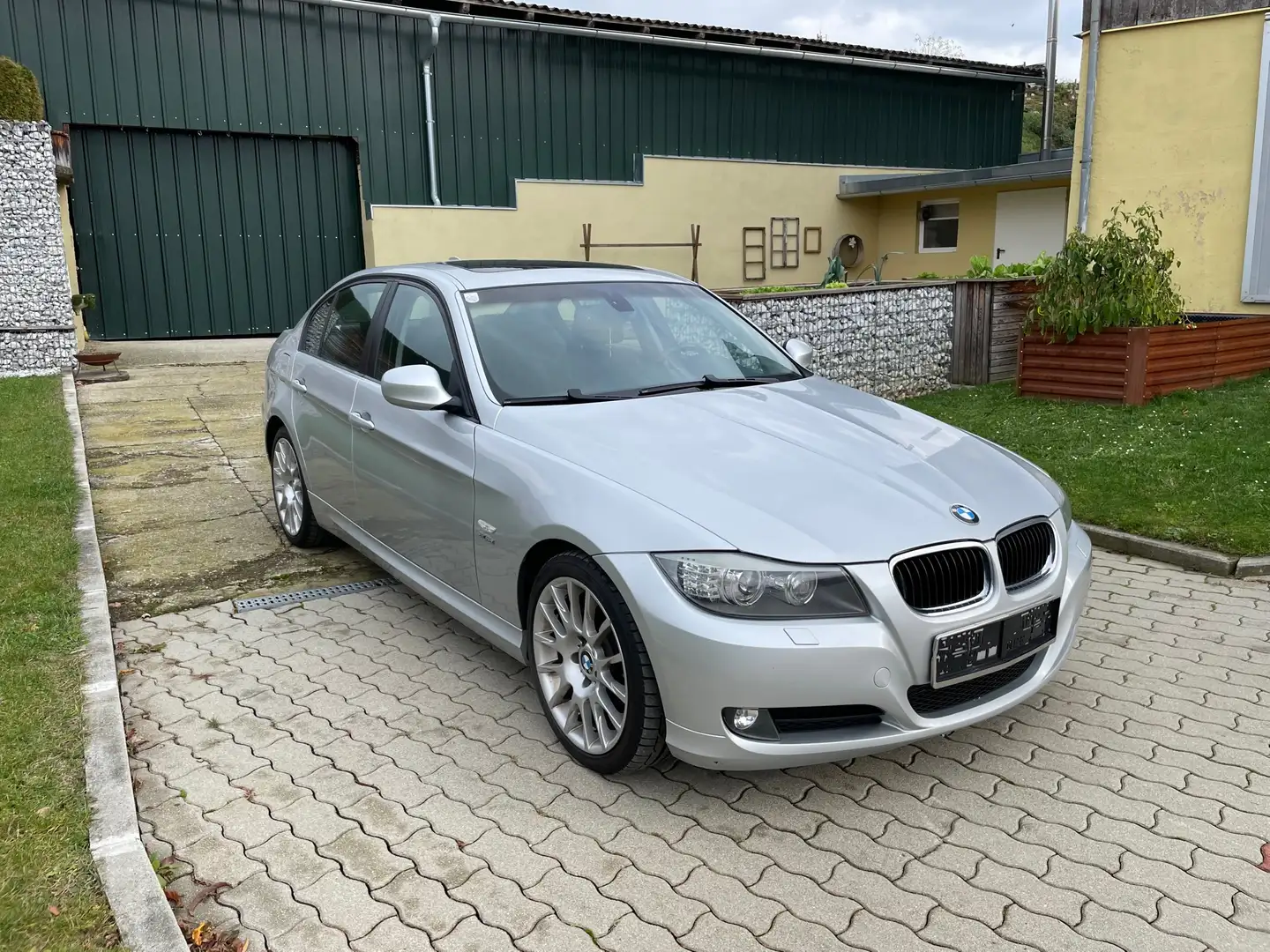 BMW 320 320xd e90 Facelift xDrive Silber - 1