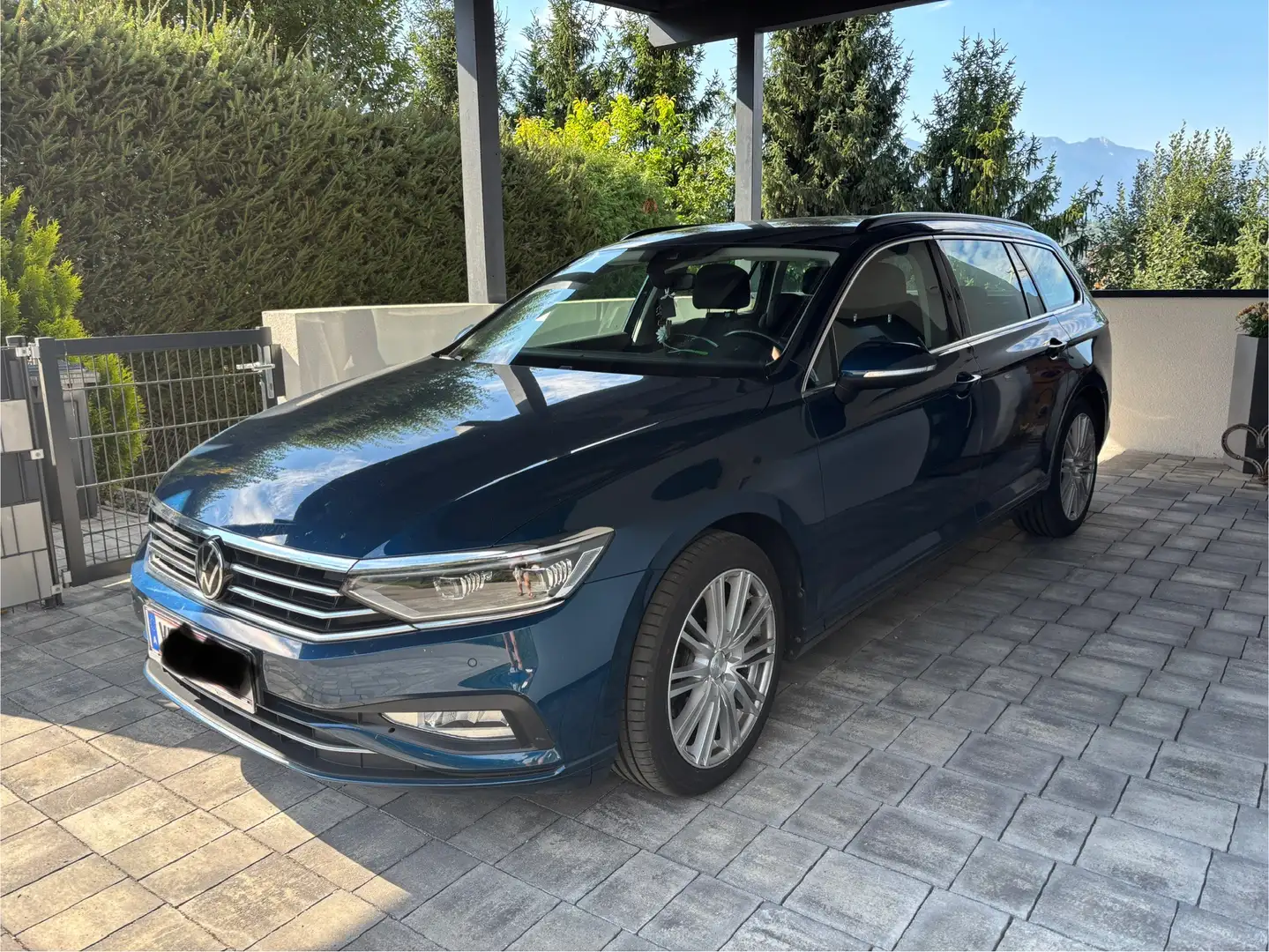 Volkswagen Passat Variant Passat Variant Business 2,0 SCR TDI DSG Business Blau - 2