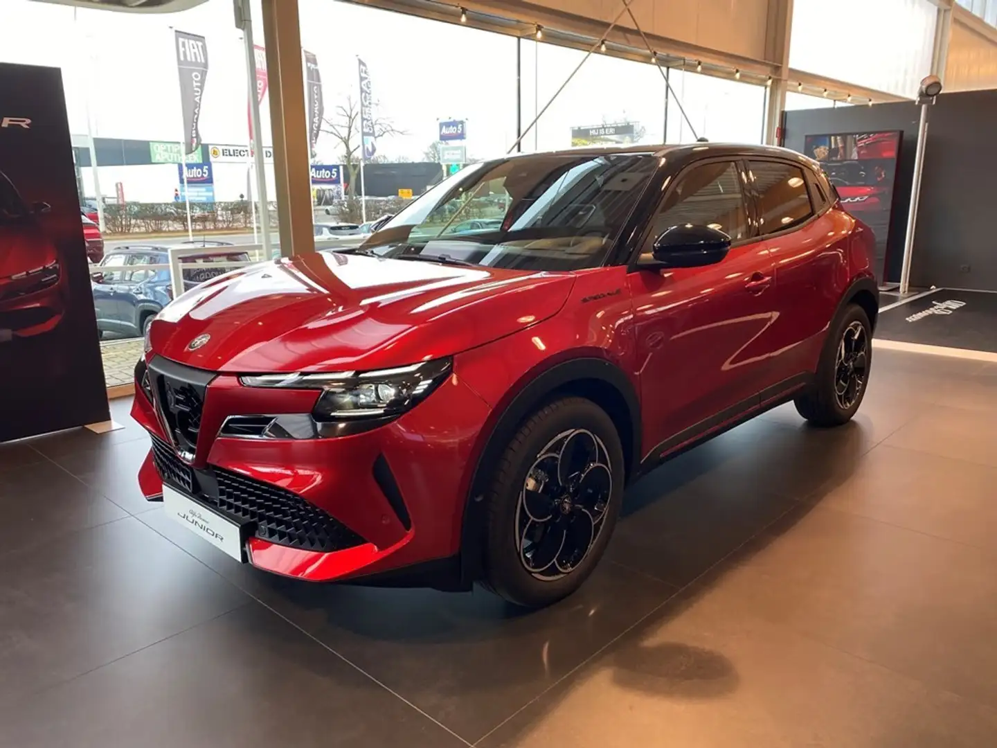 Alfa Romeo Junior Elettrica (115kW) Speciale Rouge - 1
