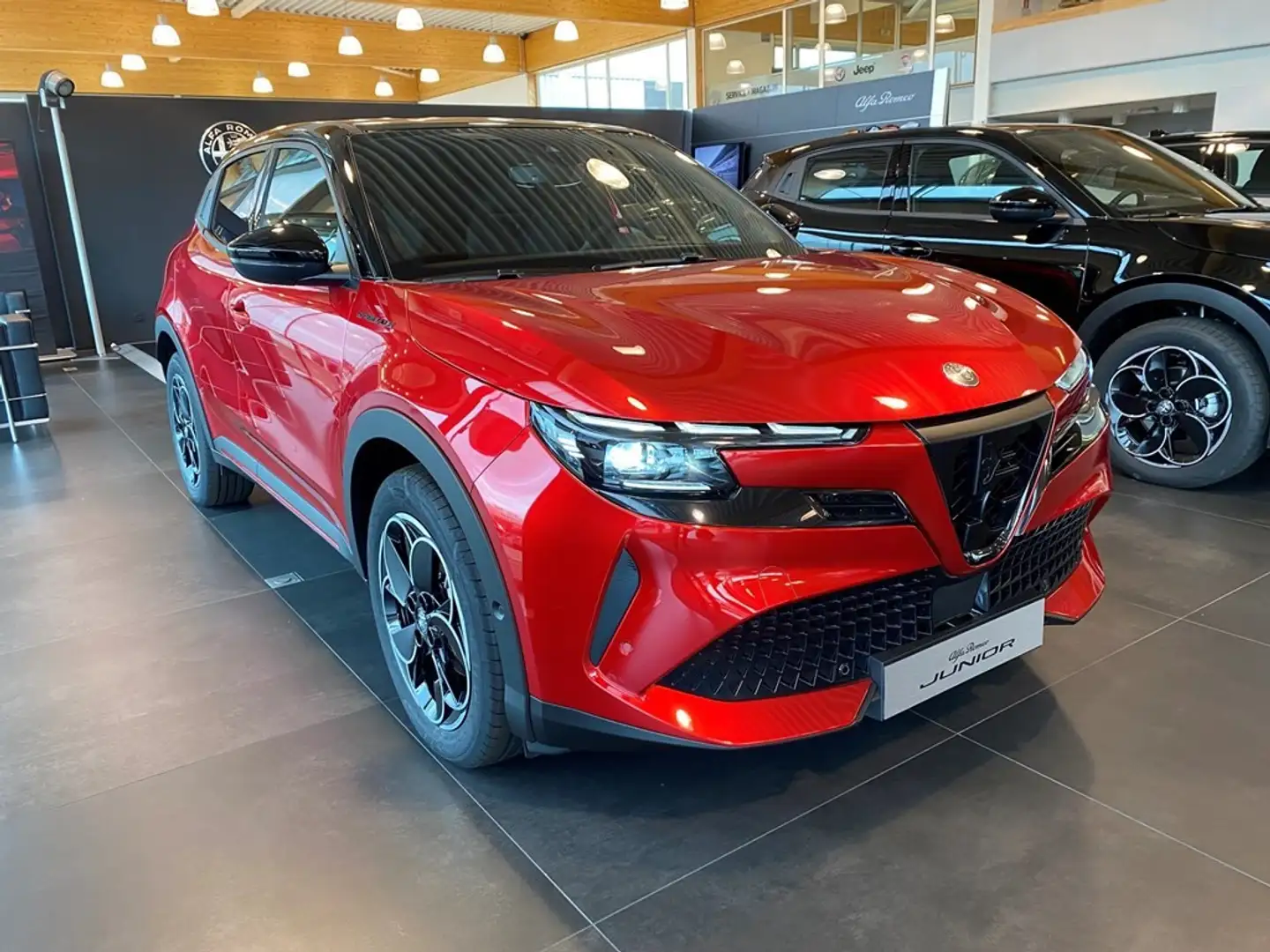Alfa Romeo Junior Elettrica (115kW) Speciale Rouge - 2