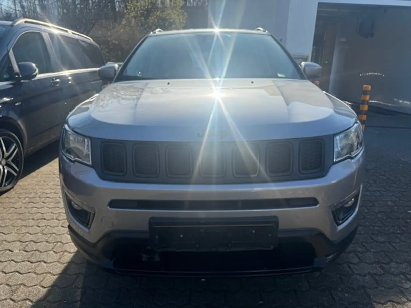 Jeep Compass JEEP COMPASS 4X4 AUTOMATIK LEDER NAVI KAMERA AHK Gris - 2