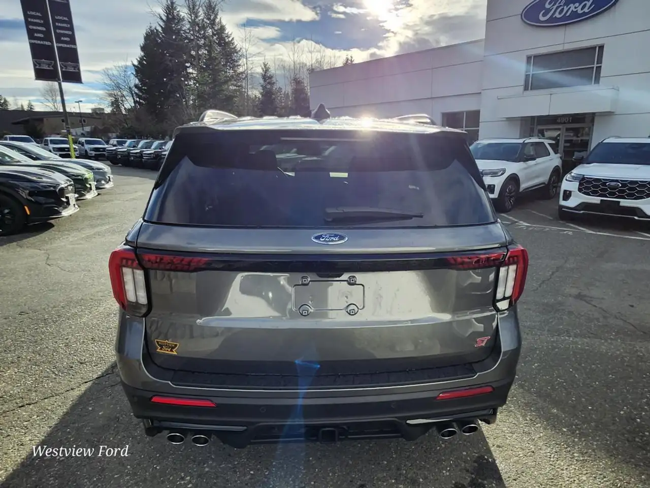 Ford Explorer снимка Ford Explorer