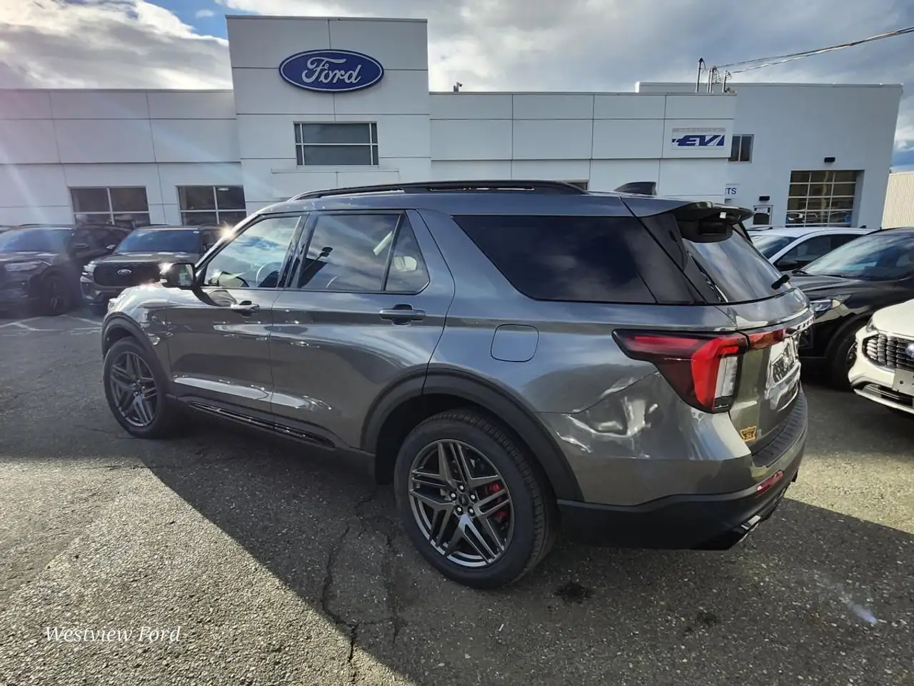Ford Explorer снимка Ford Explorer