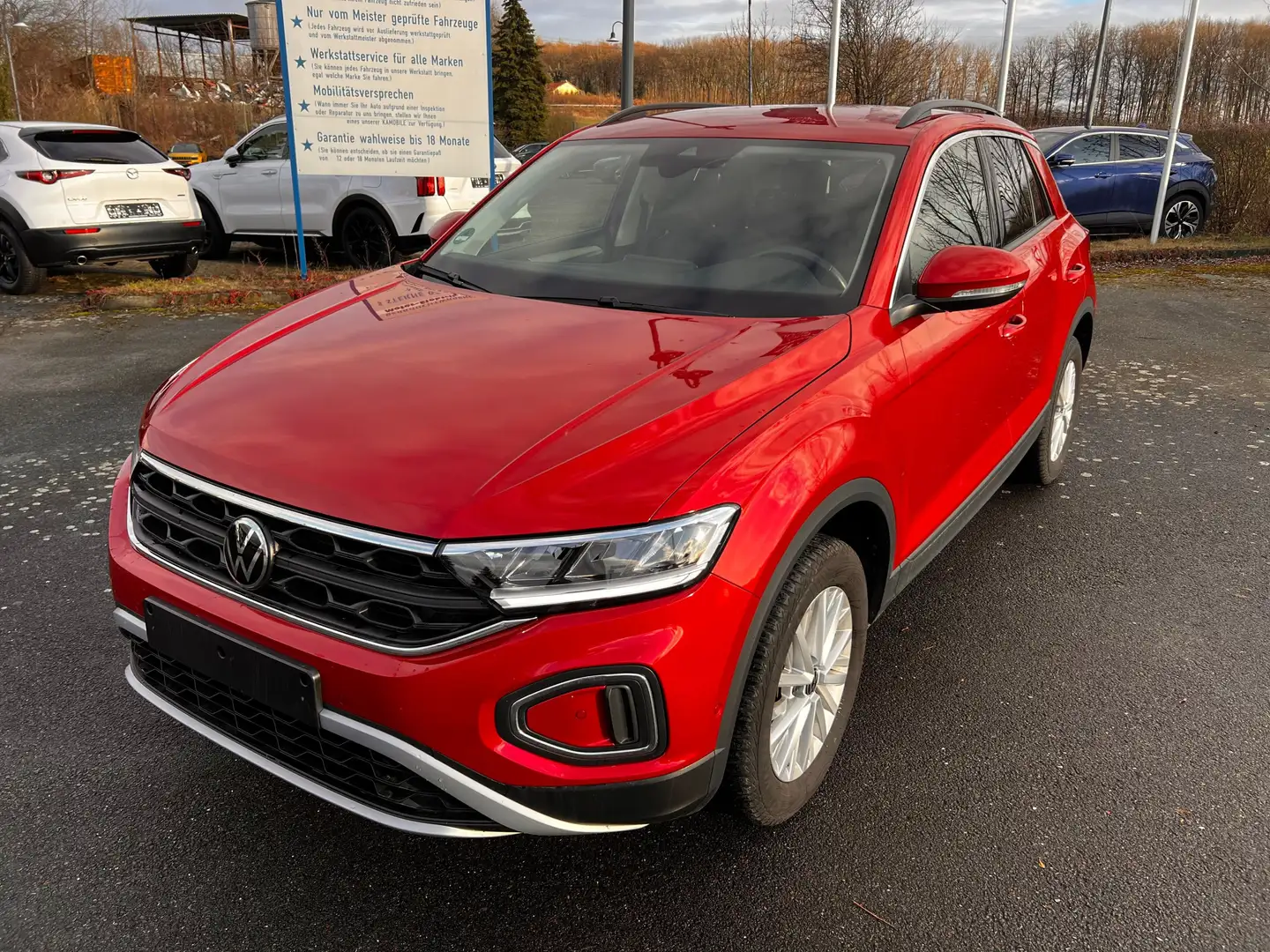 Volkswagen T-Roc Life 1.5 TSI inkl. Standheizung Rot - 1