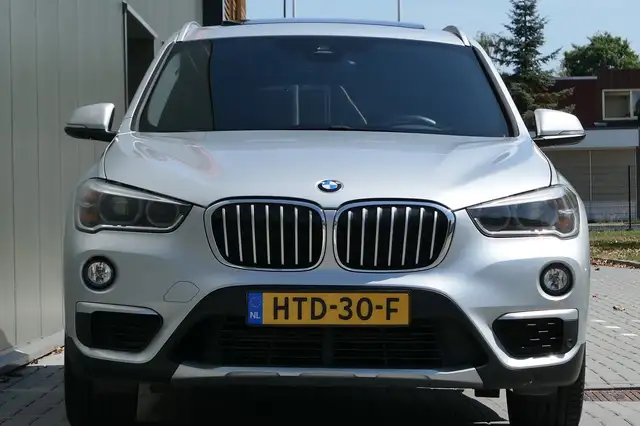 BMW X1 view 8