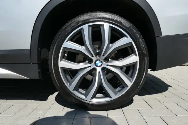 BMW X1 view 12