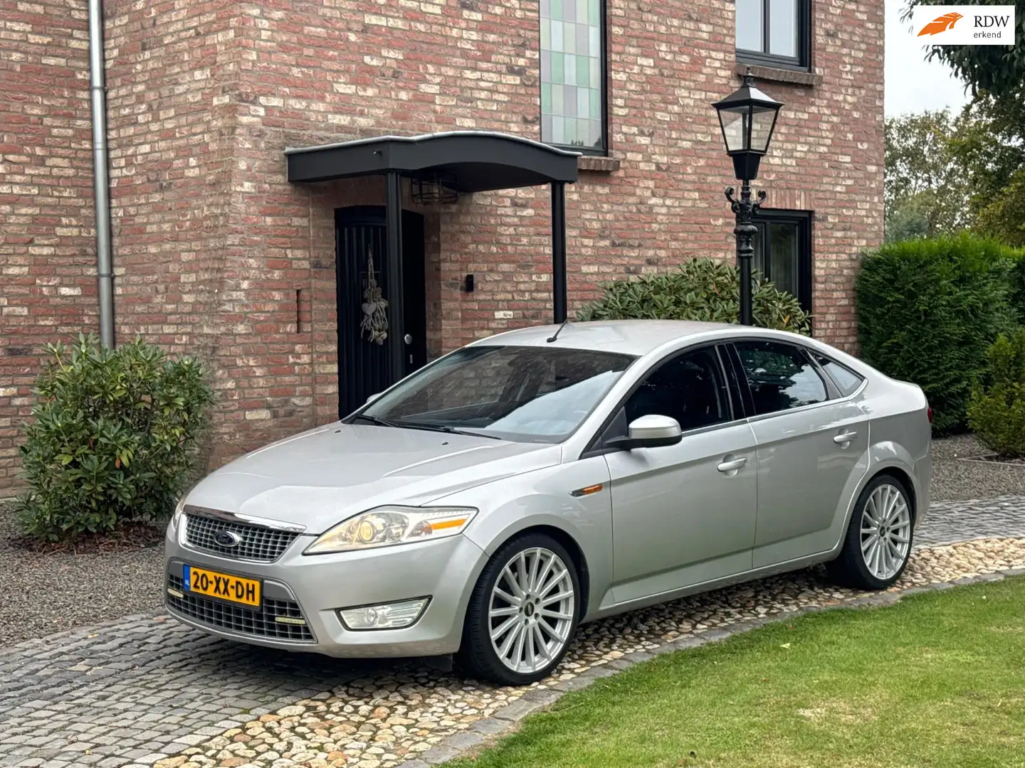 Ford Mondeo 2.5-20V Titanium Leer 18inch! Gris - 1