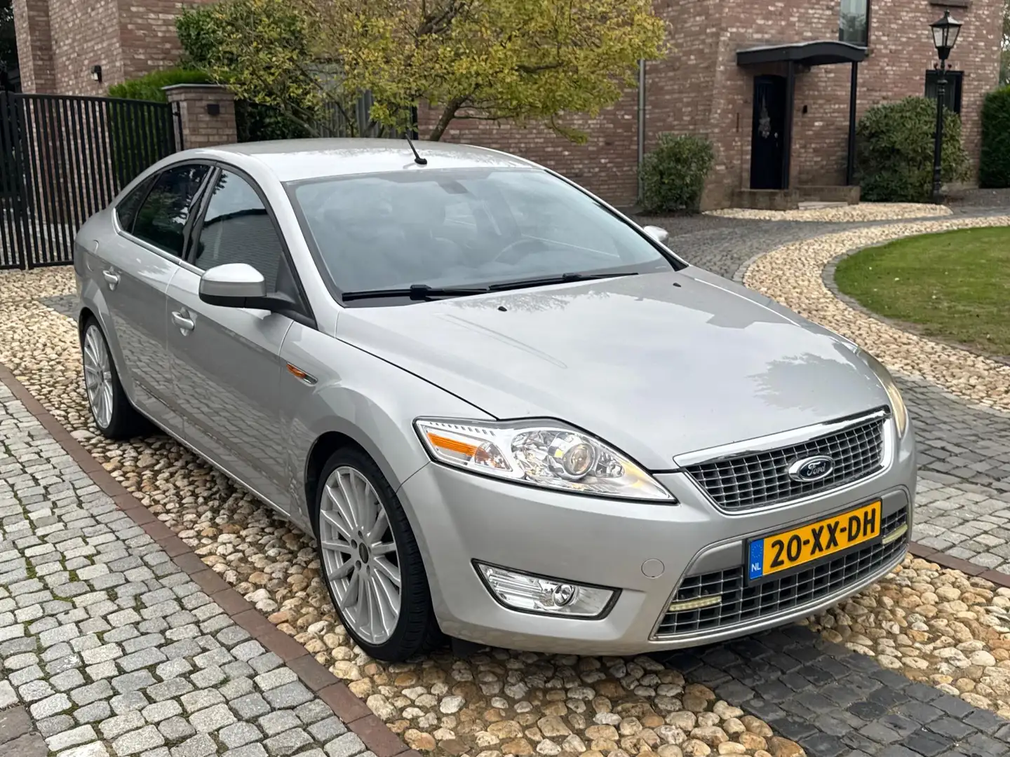 Ford Mondeo 2.5-20V Titanium Leer 18inch! Gris - 2