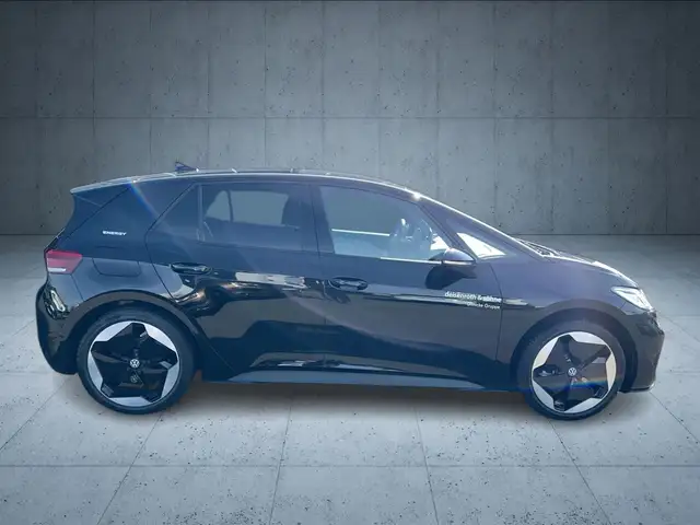 Volkswagen ID.3 view 6