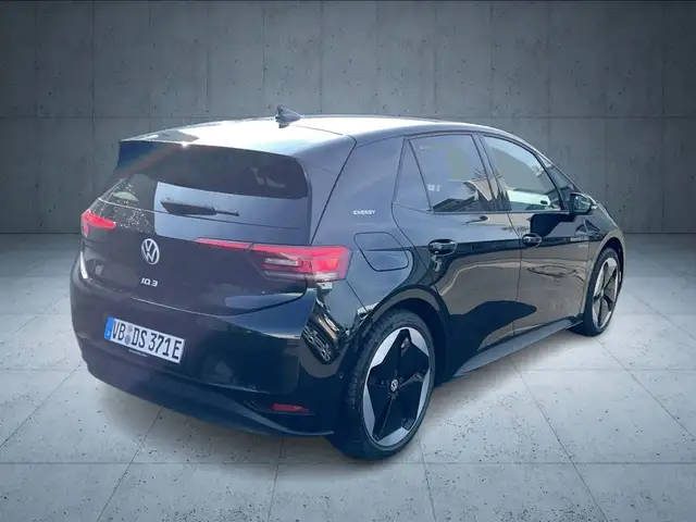 Volkswagen ID.3 view 5