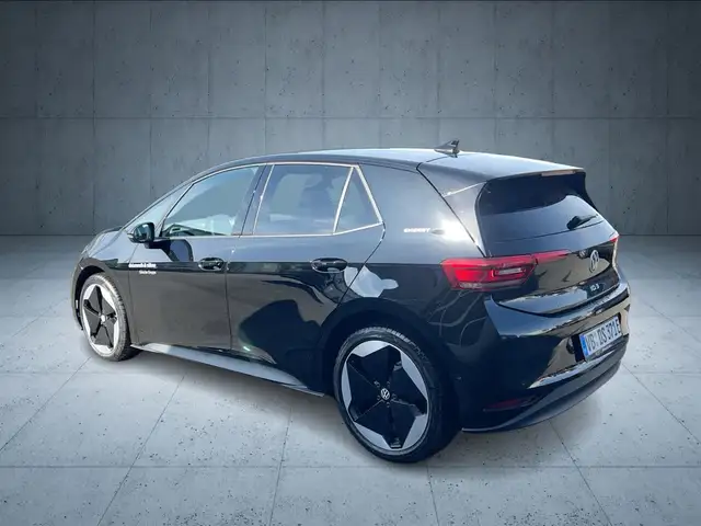 Volkswagen ID.3 view 3