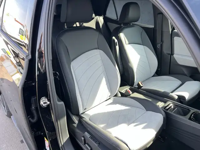 Volkswagen ID.3 view 17