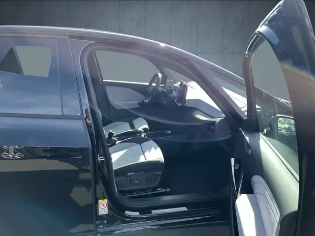 Volkswagen ID.3 view 16
